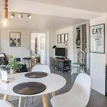 Modernes Landapartment *