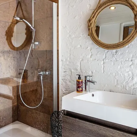 Modernes Landapartment Apartman *