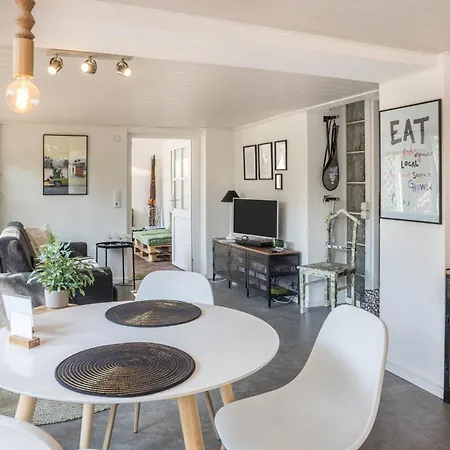 Modernes Landapartment *