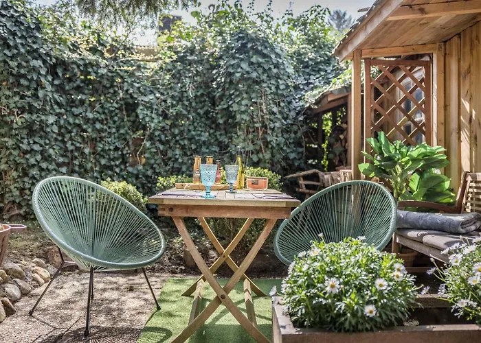 Modernes Landapartment